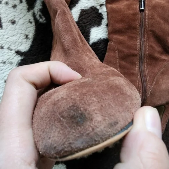 "VINCE CAMUTO" WOMEN'S GENUINE SUEDE HEELED BOOTS - BROWN - Picture 8 of 8